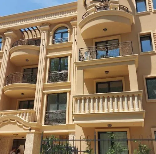 Aphrodite Park ساني بيتش