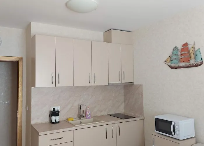 Aphrodite Park ساني بيتش