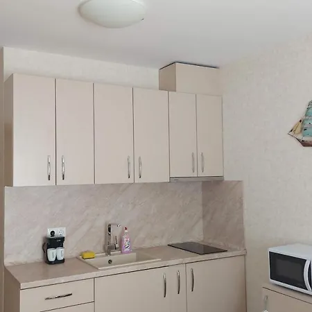 Aphrodite Park סאני ביץ'